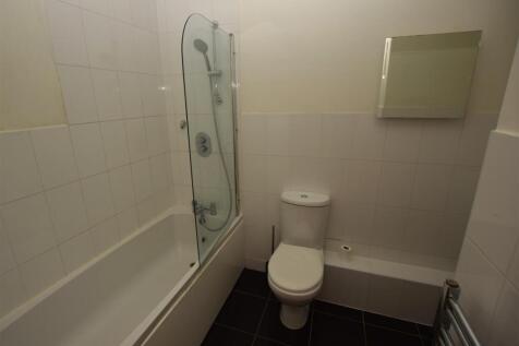 bathroom 21 hc .JPG