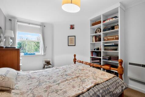 2 bed, 2 bath Retirement Property in Glasgow - Photo 10