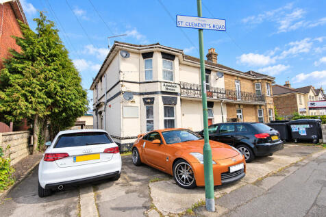 Studio flat on St Clements Road, Bournemouth, £635/mo