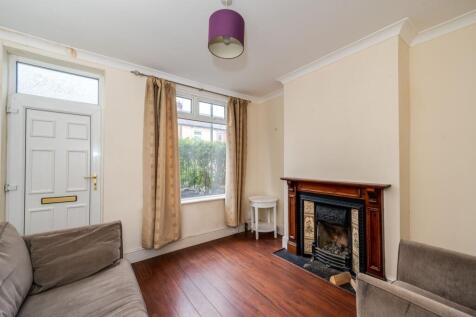 KITCHEN, DINER AND LIVING ROOM