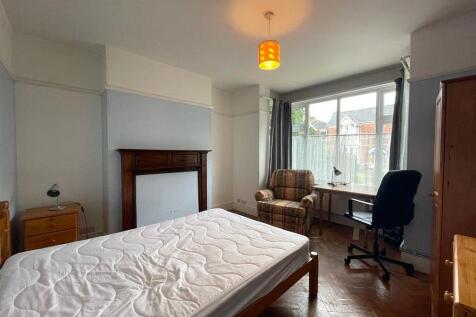 Wrentham Estate, Old Tiverton Road, Exeter, Devon, EX4 photo 5