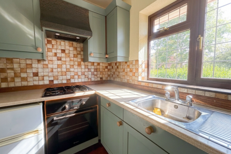 Bracknell Crescent, Whitemoor, East Midlands, NG8 photo 4