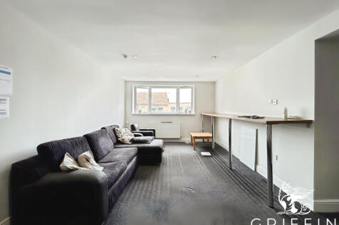 a918bed8communal20lounge20and20dining20area