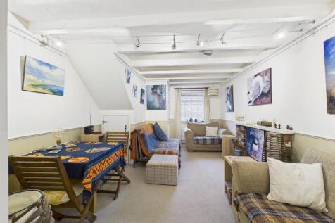 Lounge/diner: