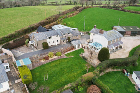 Garden &amp; Holiday Cottages