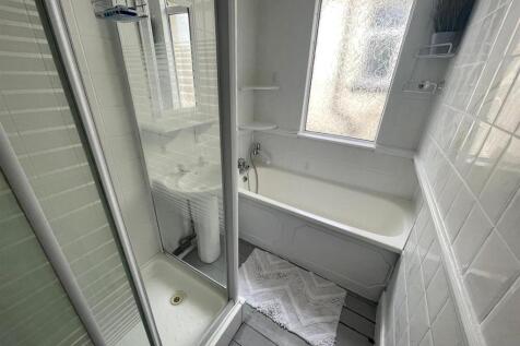 21 Hillside Avenue photo 3