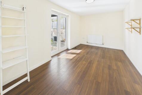 CAM03974G0-PR0221...