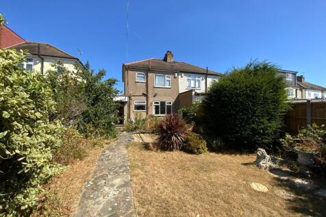 REAR GARDEN approx 70ft