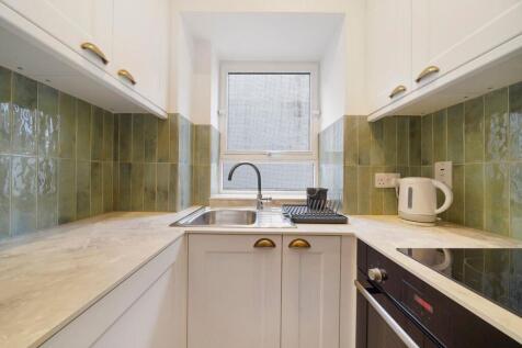 Flat 9 7 Wilbraham Place London SW1X 9AE - 004.jpg