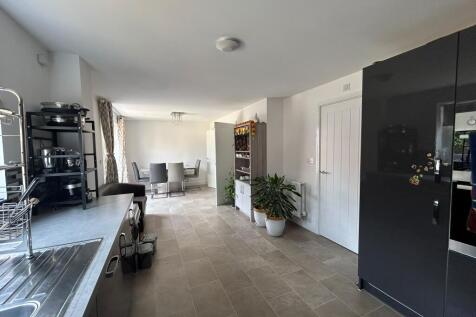 Bel Air Grove photo 3