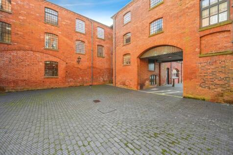 Stoke-on-trent, ST10 - property photo