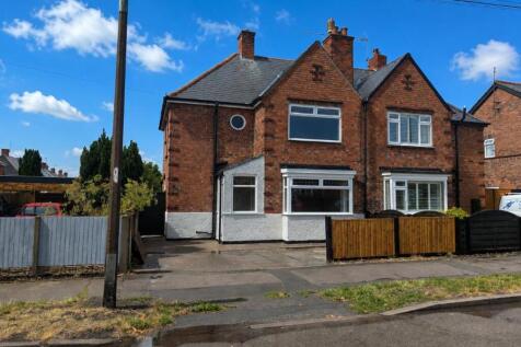 3-bed semi-detached on Northfield Way, Retford, DN22, £1,295/mo