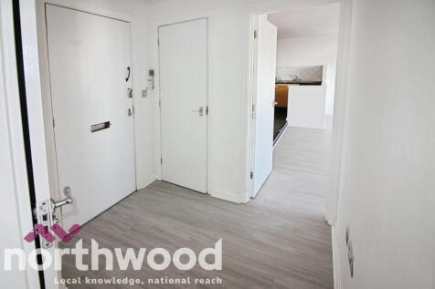 2-bed flat on Eastbank Street, Southport, PR8, £650/mo