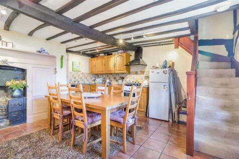 Kitchen 1.jpg