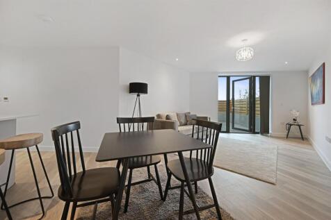 RC- bejoux court- flat 4 - reception 4 (1).jpg