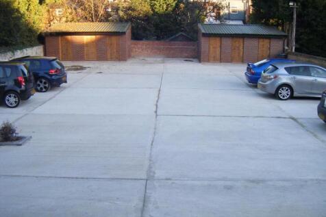 Barons Court, West Bridgford photo 4