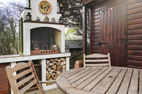 Outdoor Kitchen