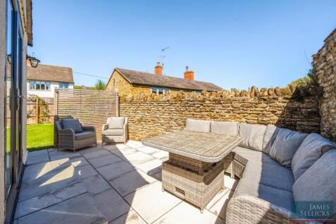 Patio entertaining area