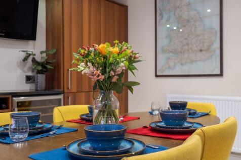 Kitchen/ Breakfast Room