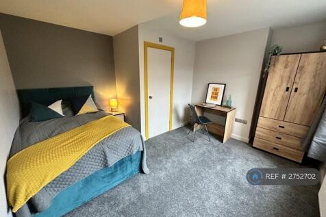 Room 1 - Ensuite Front Ground Floor