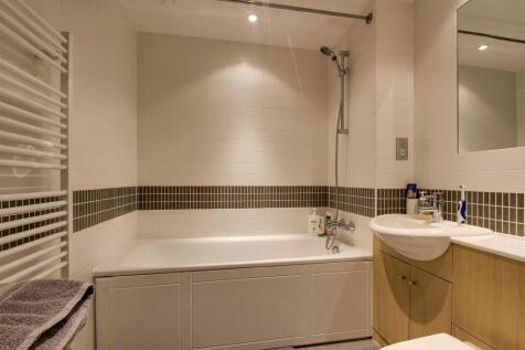 Garnet House, Central Milton Keynes photo 3