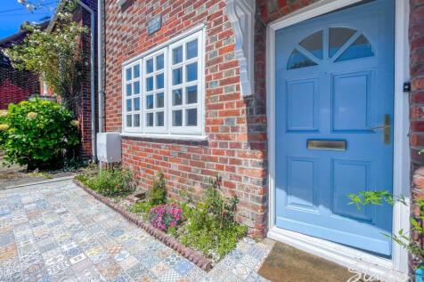 Church Lane, Christchurch, Dorset photo 3