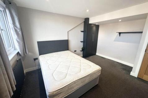 Raincliffe Grove (Room 3), East End Park, Leeds photo 4