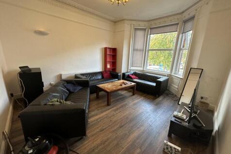 Brook Road, Fallowfield, £148pppw photo 3