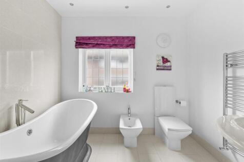 23 Marlow Road, HP11 1TA-3.jpg