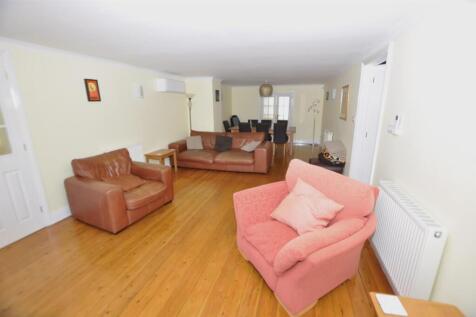 Lounge/Dining/Family Room