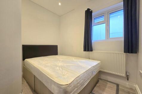 Kingston Road, Wimbledon, Merton photo 5