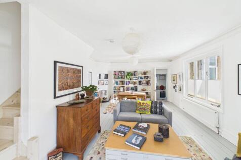 Reception/sitting room