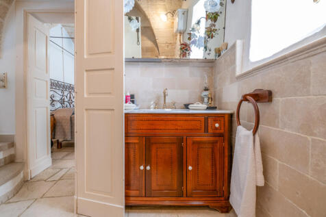 32_Palazzo Serio_Ostuni_Raro_Realty