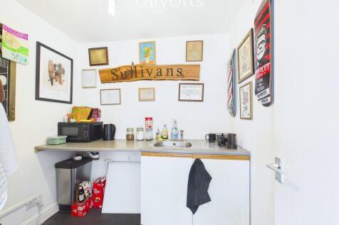 Commercial Property to rent Image 4
