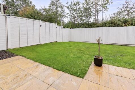 23 Skylark Rise-012.jpg