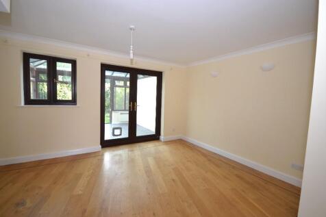 BRACKENS DRIVE, Brentwood, CM14 photo 3