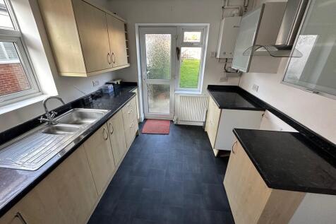 Downland Avenue, Southwick photo 4