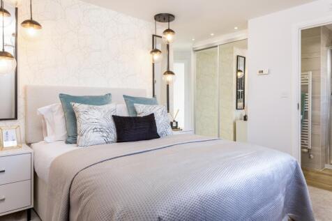 Main bedroom in a 3 bed Hadley