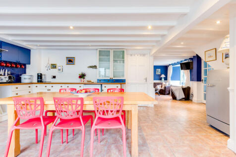 63d7bd2ef0100_Porthilly 1-18