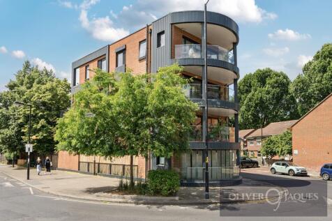 London, SE16 - property photo