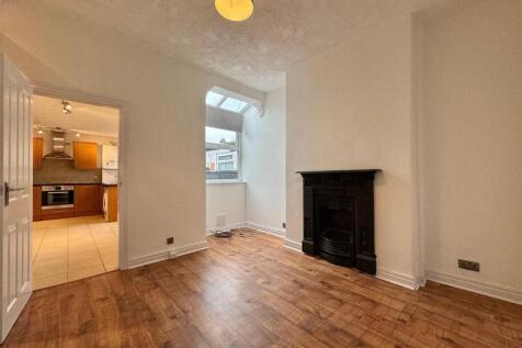 Albion Grove, Sale, M33 photo 4