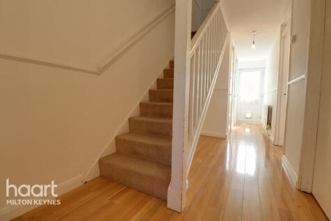 Byerly Place, Downs Barn Boulevard photo 5
