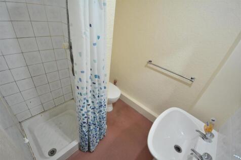 Lower Floor Flat, Dale Road, Matlock, Derbyshire photo 5