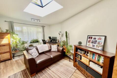 Lounge/ Reception Ro