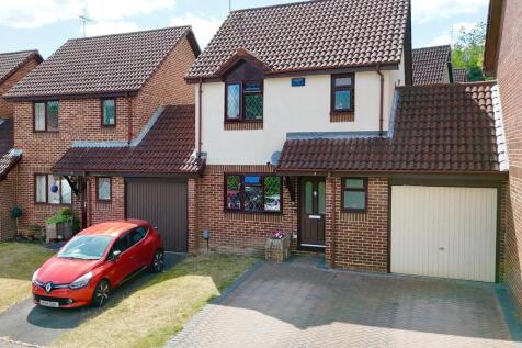 Camberley, GU16 - property photo