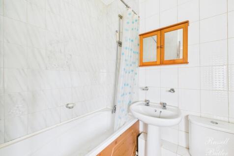 CAM02127G0-PR0326-STILL022