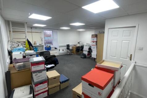 Retail Property (high street) to rent Image 5