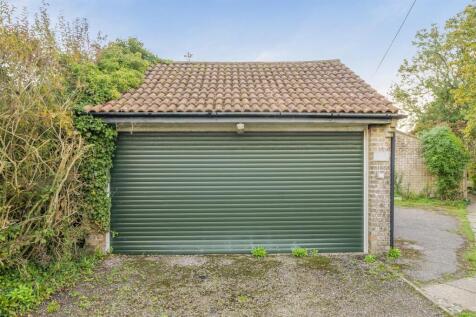 Detached garage