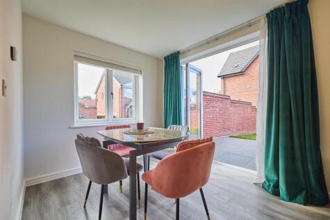 Fitted dining kitchen area to front