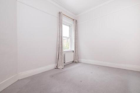 Grove Road Surbiton KT6 photo 3
